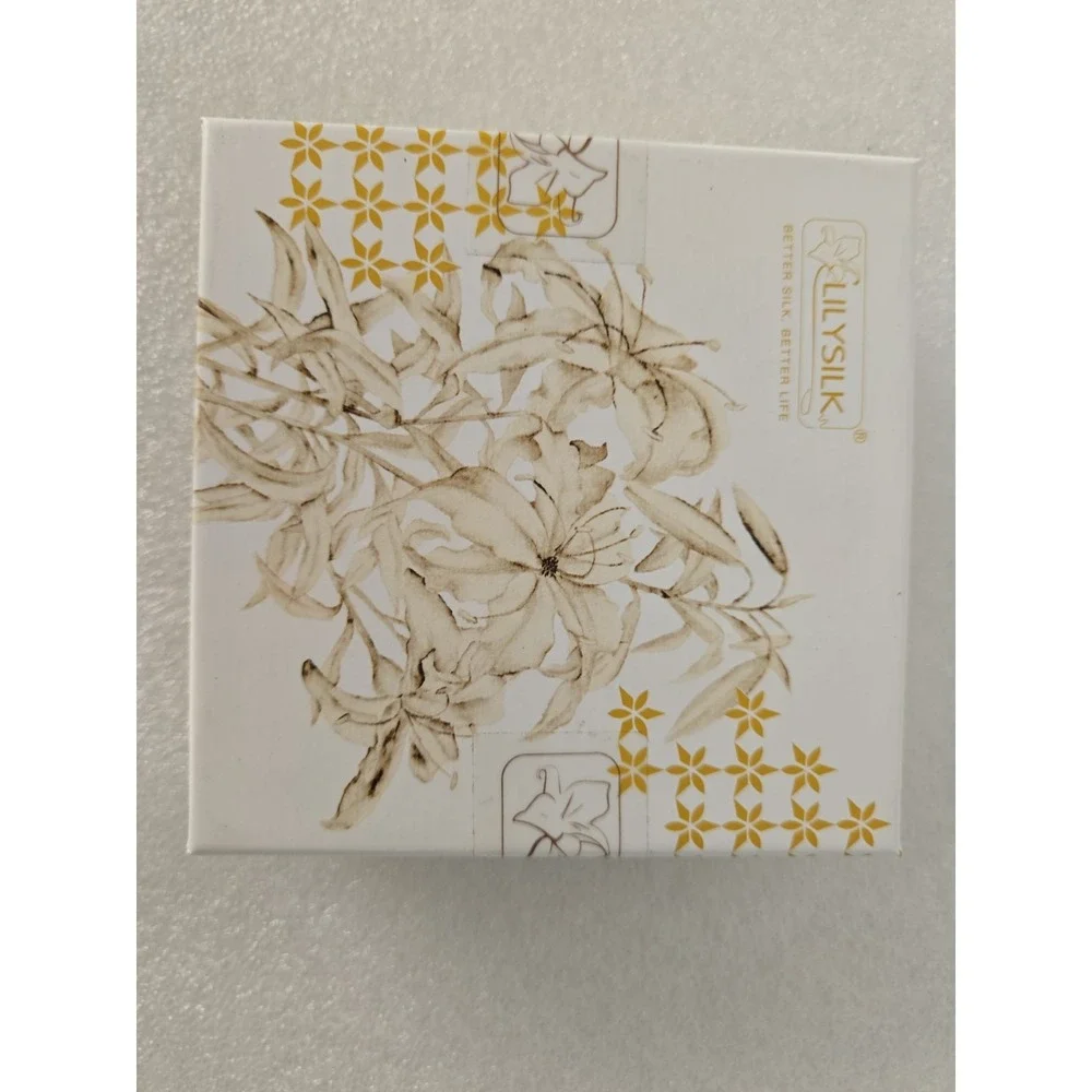 LilySilk Apple Watch band Silk scrunchies New In Gift Box 42/44 Mm Set Of 2